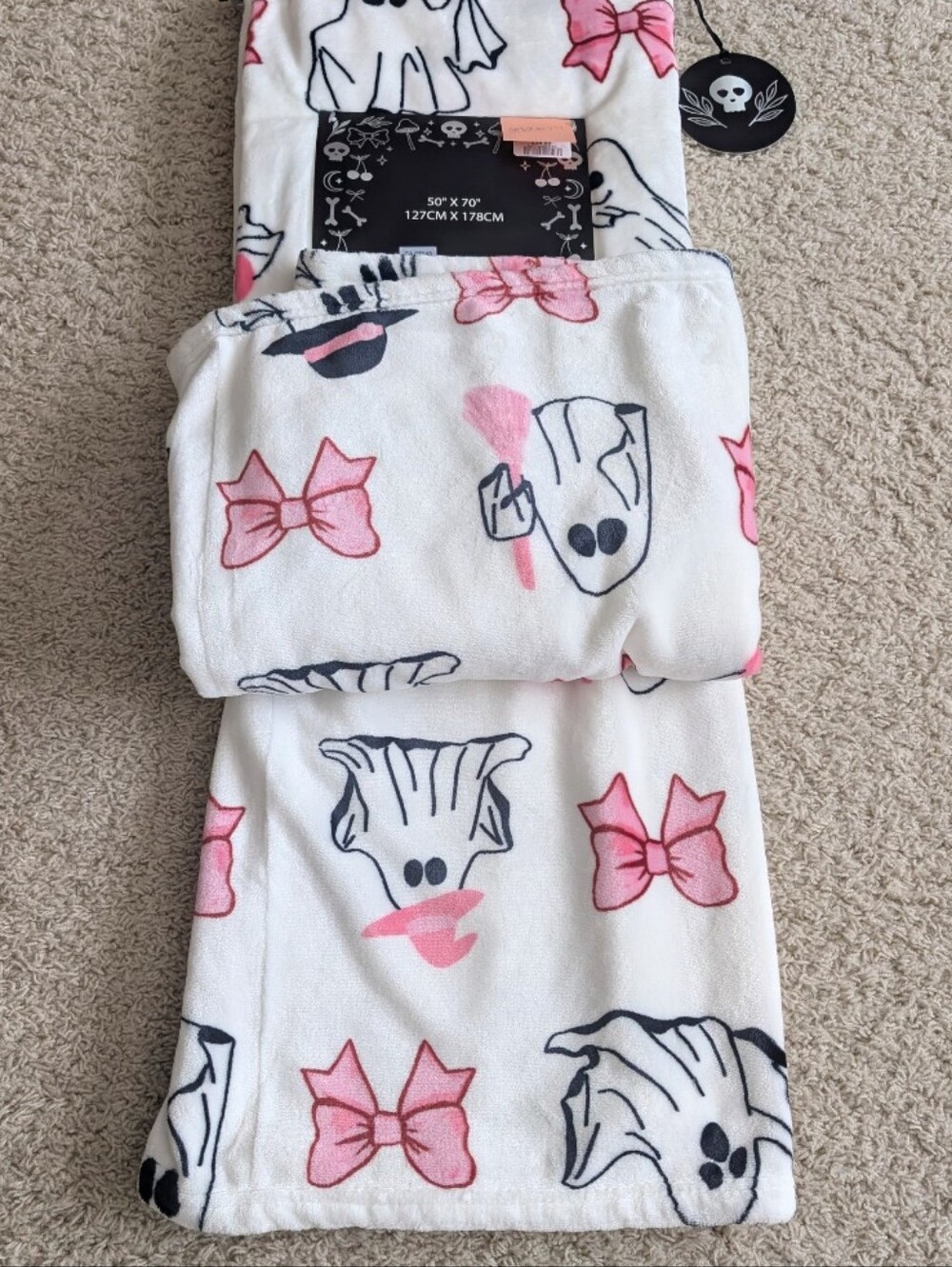Coquette Bow Design Oversized Pinkoween Ghost Plush Throw Blanket ๐๐ป - Picture 5 of 9